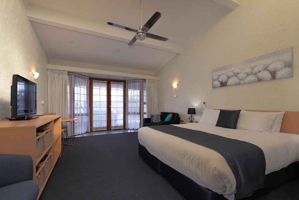 Barclay Motor Inn Review