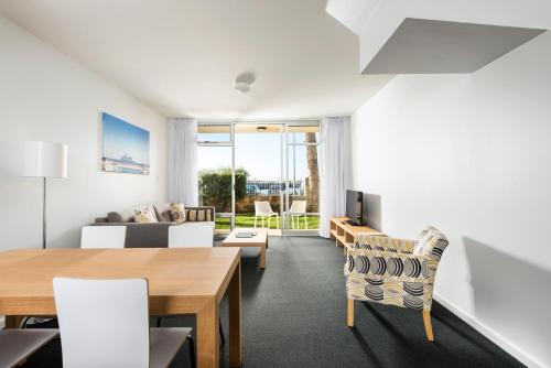 Be. Fremantle - Stunning Harbor and Marina Views