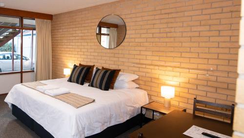 Bentleys Hotel - Guest Ratings and Reviews