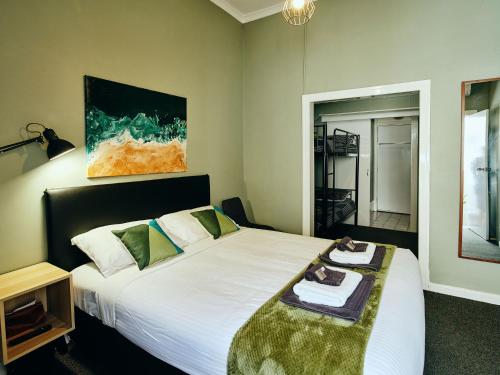 Black Diamond Lodge - Accommodations and Amenities