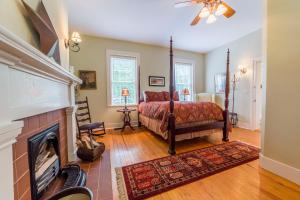 Bourbon Manor Bed & Breakfast Inn - Exploring Bardstowns Charm