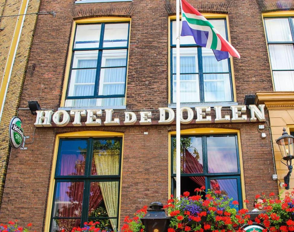 Boutique Hotel De Doelen - Amenities and Services