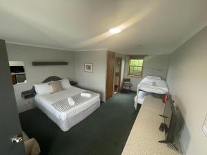 Bridport Bay Inn - On-Site Dining