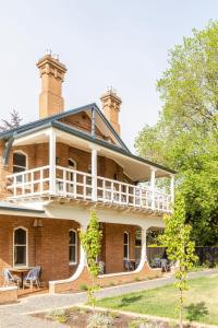 Byng Street Boutique Hotel - Rooms and Accommodations