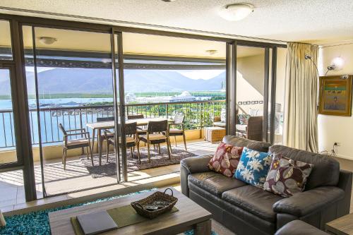 Cairns Aquarius - Guest Reviews Breakdown