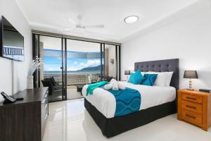 Cairns Luxury Seafront Apartment - Guest Ratings and Highlights