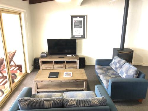 Canal Rocks Beachfront Apartments - Apartment Features