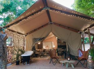 Castlemaine Gardens Luxury Safari Tents - Guest Experience