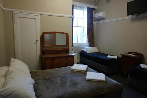 Castlereagh Hotel - Onsite Amenities and Facilities
