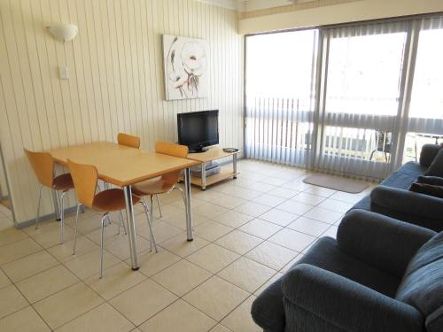 Chapman Court - Facilities and Amenities