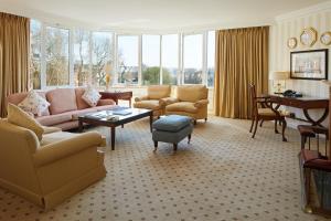Cheval Thorney Court at Hyde Park - Apartment Amenities