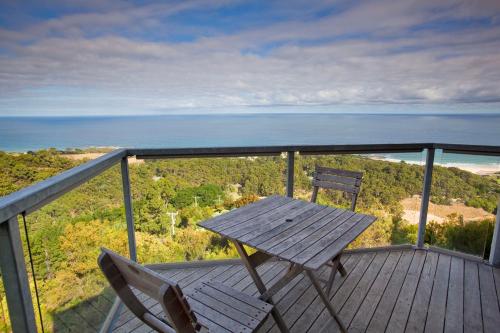 Chriss Beacon Point Restaurant & Villas - Room Amenities and Features
