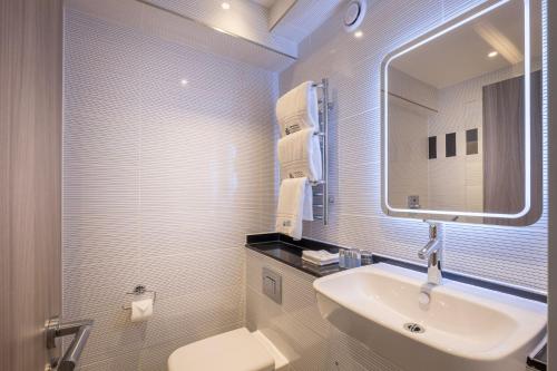 City Sleeper at Royal National Hotel - Guest Reviews