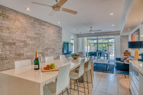 Coconut Grove - Apartment Features