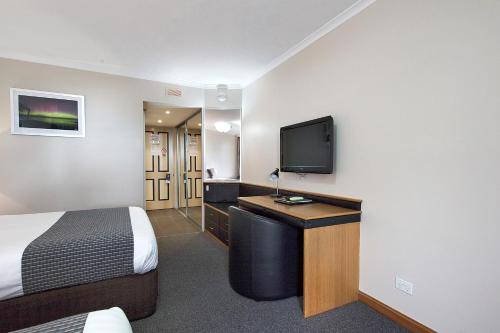 Commodore Regent - Facilities and Amenities