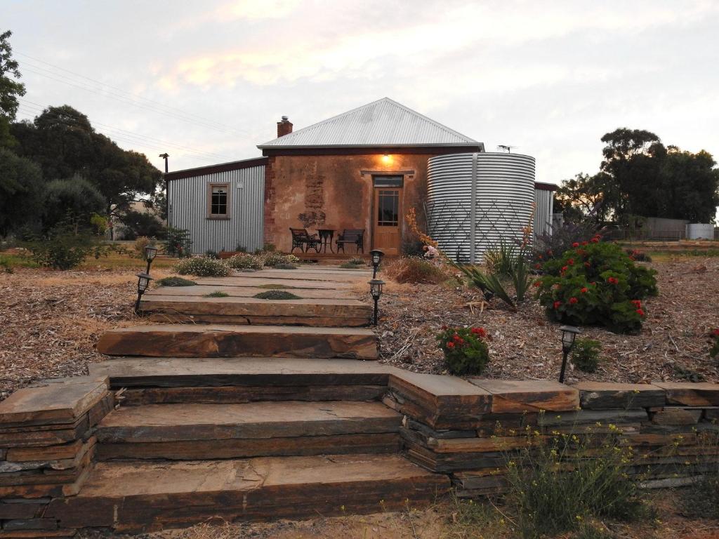 Cooks Cottage Review