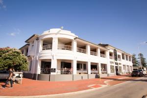 Cottesloe Beach Hotel - Dining Experiences