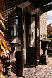De Russie Boutique Hotel - Accommodation Types and Amenities