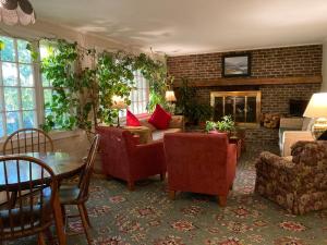 Deerhill Inn - Guest Feedback Highlights