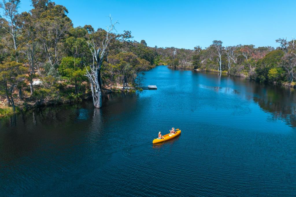 Donnelly Lakes Review