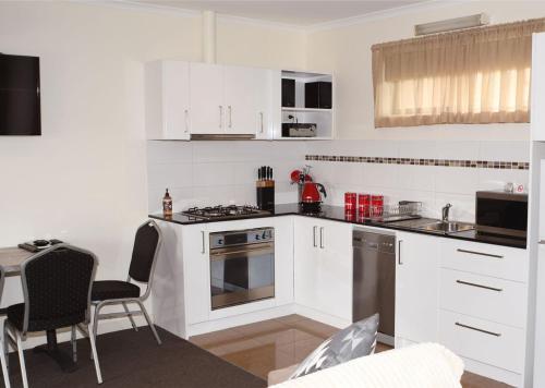 Dromana Beach Getaway - Room Features