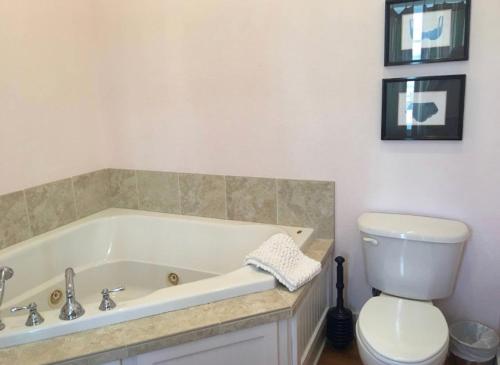 Emigrants Inn - Amenities and Facilities