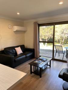 Emu Beach Chalets - Amenities and Facilities