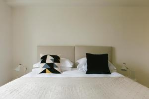 Europa House Apartments - Neighborhood and Attractions