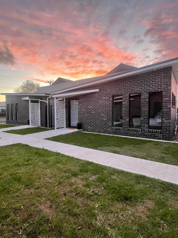 Four Square Short Stay Accommodation Railton Review