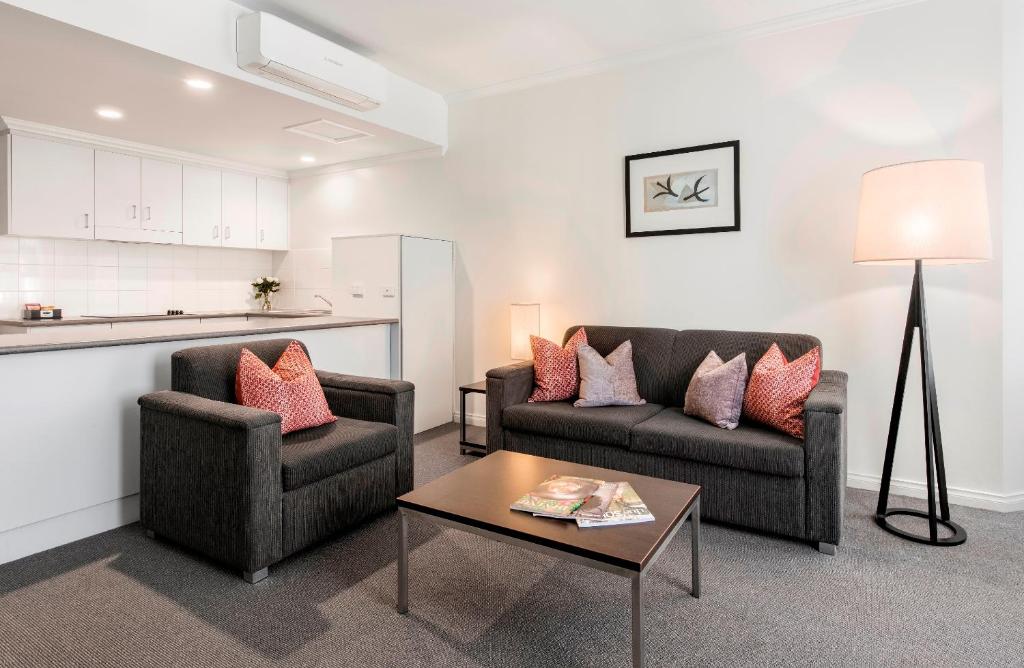 Franklin Apartments - Convenient Location and Accessibility