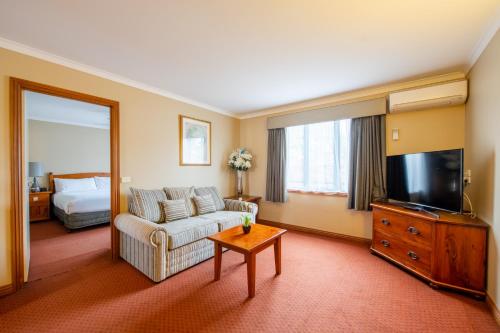 Gateway on Monash - Hotel Amenities and Facilities