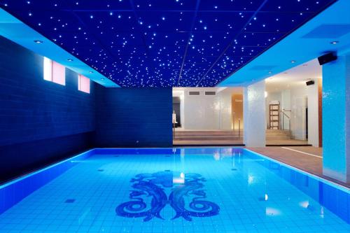 Grand Hotel Amrâth Amsterdam - Renowned Amenities and Facilities