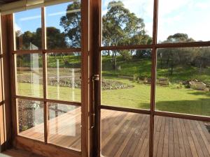 Grape Pickers Cottage - Booking and Contact Information