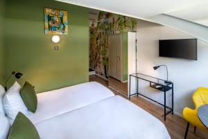 H2OTEL Rotterdam - Nearby Attractions