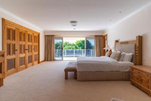 Harrington River Lodge - Guest Amenities and Facilities