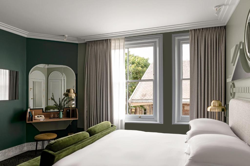 Henrietta Experimental - Room Types and Amenities