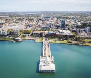 Heritage Luxury Apartment-Footy & CBD Review