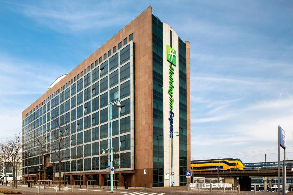 Holiday Inn Express Amsterdam - Sloterdijk Station, an IHG Hotel - Guest Experience
