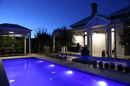 Hollidge House 5 Star Luxury Apartments - Facilities and Amenities