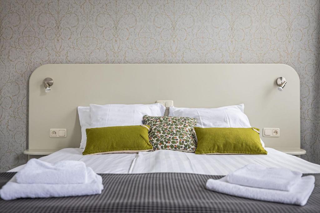 Hotel 1711 - Accommodation Options
