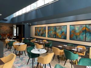 Hotel 55 - Dining and Facilities