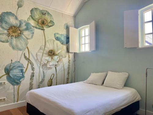 Hotel De Hoefpoort - Room Features and Amenities