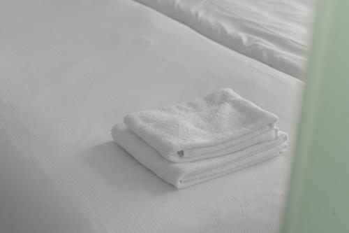 Hotel De La Bourse - Room Types and Amenities