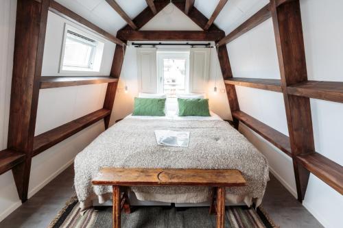 Hotel Dwars - Guest Ratings and Reviews