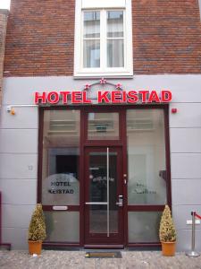 Hotel Keistad - Room Features and Amenities