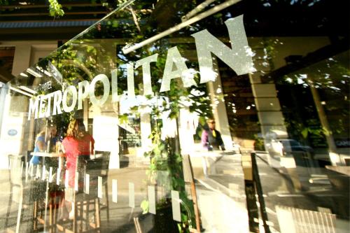Hotel Metropolitan - Room Features and Facilities