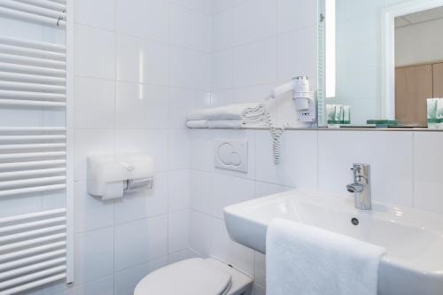 Hotel Restaurant Solskin - Room Types and Amenities