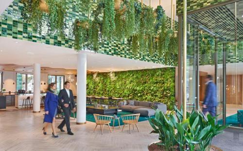 Hyatt Regency Amsterdam - Amenities and Facilities