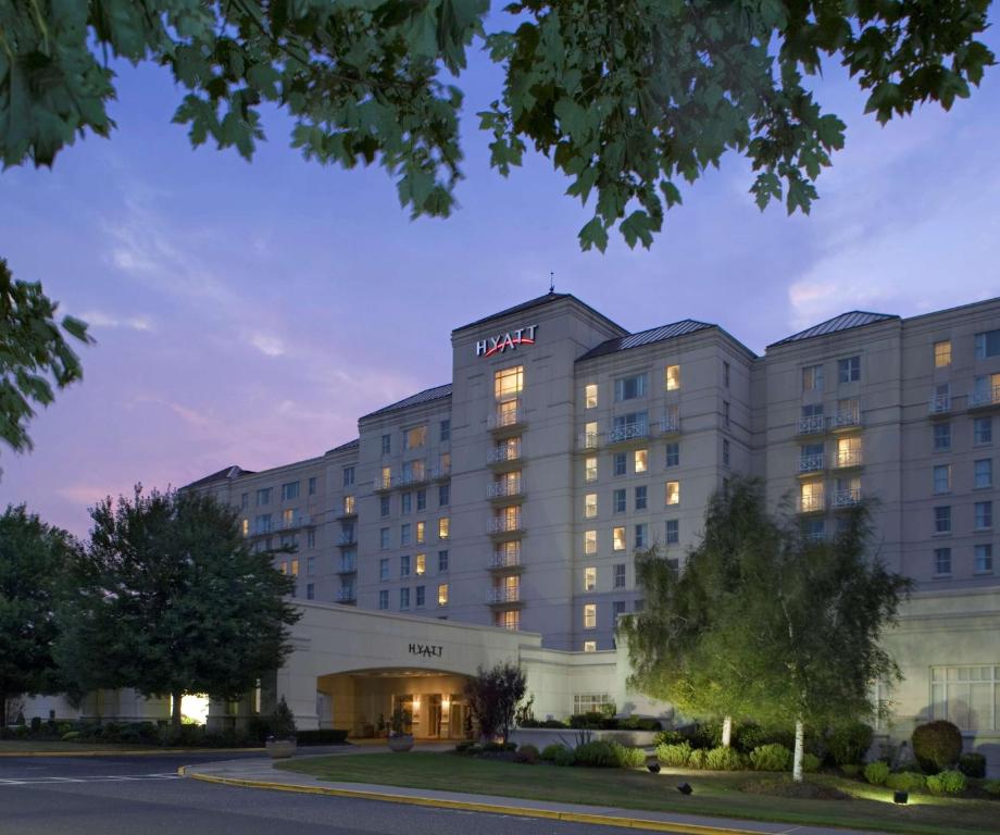 Hyatt Regency Long Island - Dining Experiences
