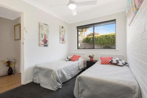 Hydra Holiday Units - Amenities and Features